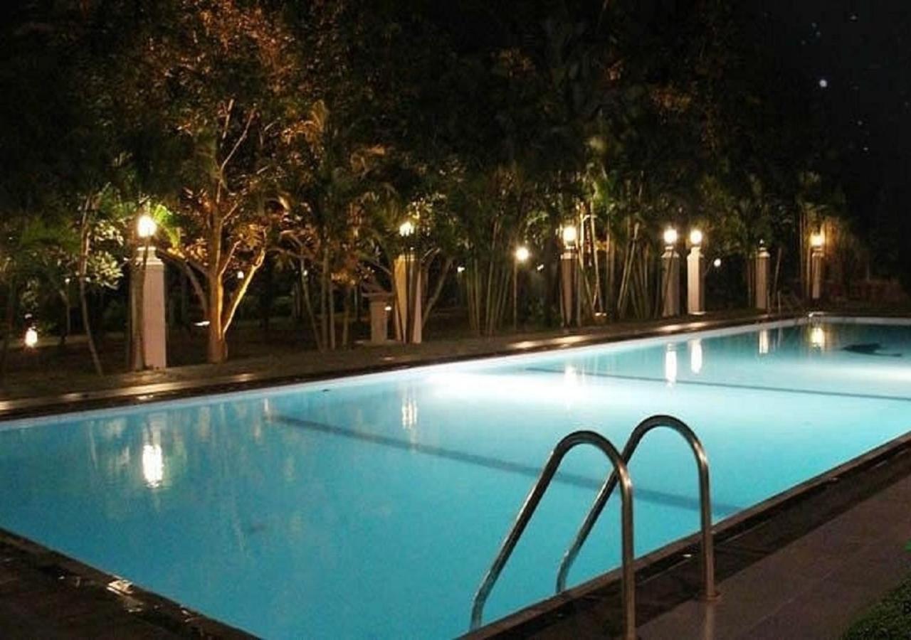 Dampe Resort Piliyandala Ngoại thất bức ảnh